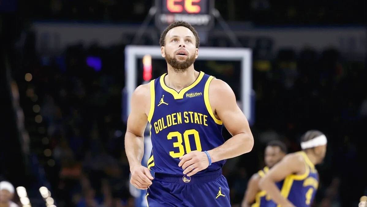 包含库里重返赛场,重返赛场首场状态出色,热火观众沸腾!再创辉煌时刻的词条 包含库里重返赛场,重返赛场首场状态出色,热火观众沸腾!再创辉煌时刻的词条