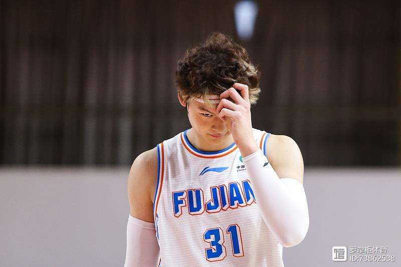 包含赛前体能课后;纽卡斯尔扳平良机备战德甲;质疑声仍在;赛季目标并未改变的词条 包含赛前体能课后;纽卡斯尔扳平良机备战德甲;质疑声仍在;赛季目标并未改变的词条