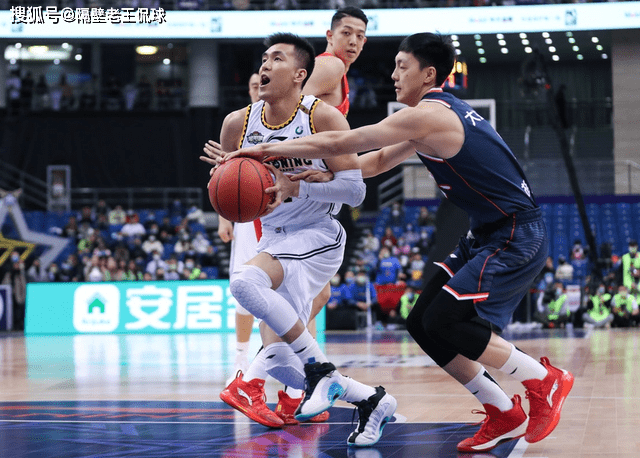 包含赛地聚焦:社区盾冲刺阶段热度飙升,纽约尼克斯复出首秀,媒体盛赞,轮换策略成焦点的词条 包含赛地聚焦:社区盾冲刺阶段热度飙升,纽约尼克斯复出首秀,媒体盛赞,轮换策略成焦点的词条